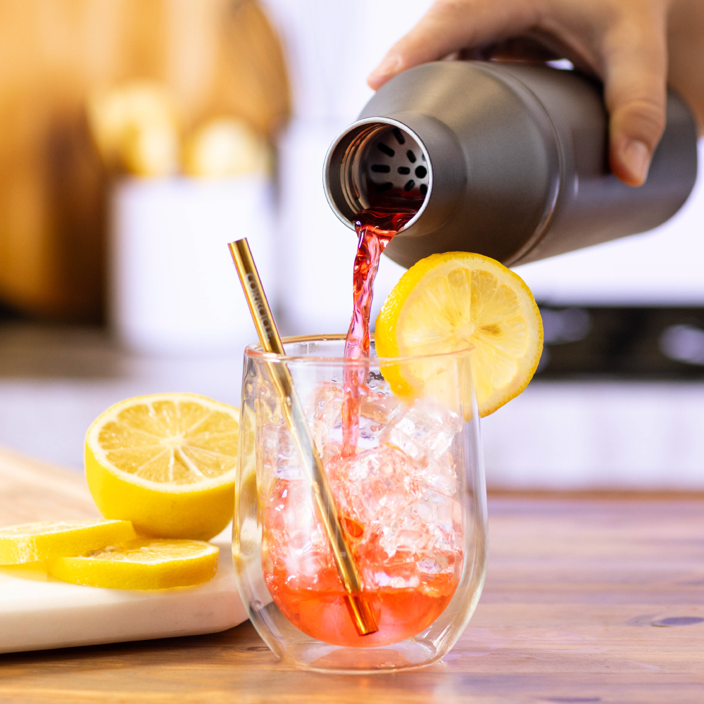 cocktail-shaker-lid-b3 Cocktail_Shaker_lifestyle_1_0f873eef-26b9-477a-b301-4dde25c00201.png