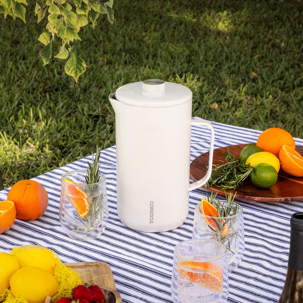 pitcher-s4 OatmilkPitcher_Lifestyle.png